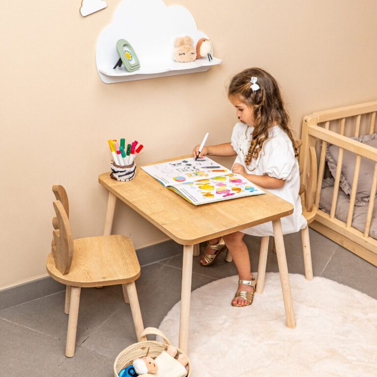 Tafelset met 2 stoeltjes hert van natuurhout | Design Hert - galeriefoto 2 | Cozy Collections