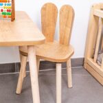 Tafelset met 2 stoeltjes haas van natuurhout | Design Bunny - galeriefoto 4 | Cozy Collections