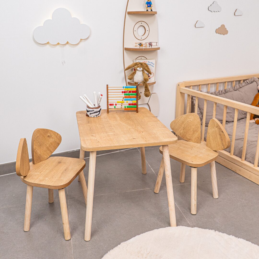 Tafelset met 2 stoeltjes met hondenoren van natuurhout | Design Puppy - galeriefoto 3 | Cozy Collections