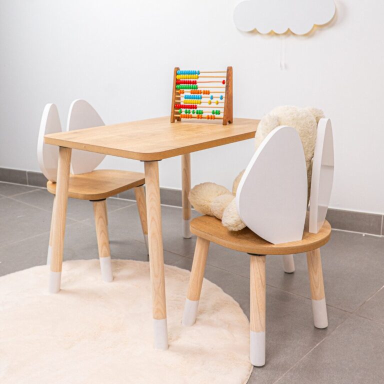 Tafelset met 2 stoeltjes en hazenoren van natuurhout | Design Bunny - galeriefoto 2 | Cozy Collections