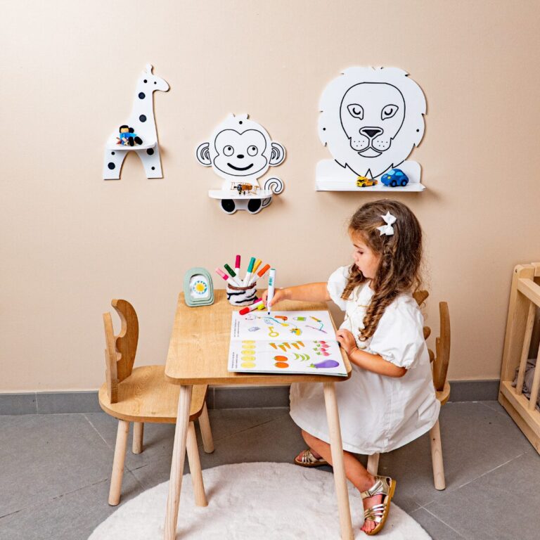 Kinderwandrek met 3 safaridieren van natuurhout | Leeuw, aap en giraffe - galeriefoto 2 | Cozy Collections