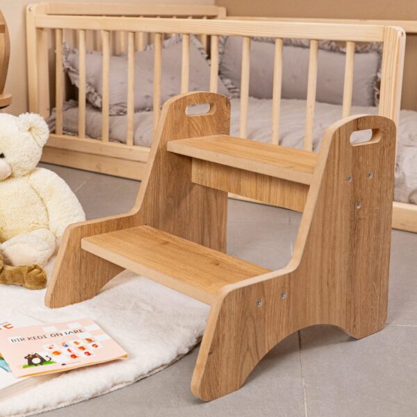 Montessori opstapje met 2 treden van natuurhout - productafbeelding | Cozy Collections