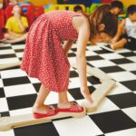 Modulaire evenwichtsbalk van natuurhout | 6-delige Montessori-set voor motoriek, 2-8 jaar - galeriefoto 3 | Cozy Collections