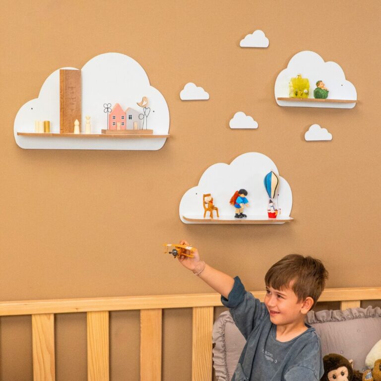 Set van 3 witte wolkenwandrekken van hout | Kinderkamerdecoratie - productafbeelding | Cozy Collections