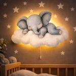 Wandnachtlamp olifant slapend op wolk | Houten LED nachtlamp