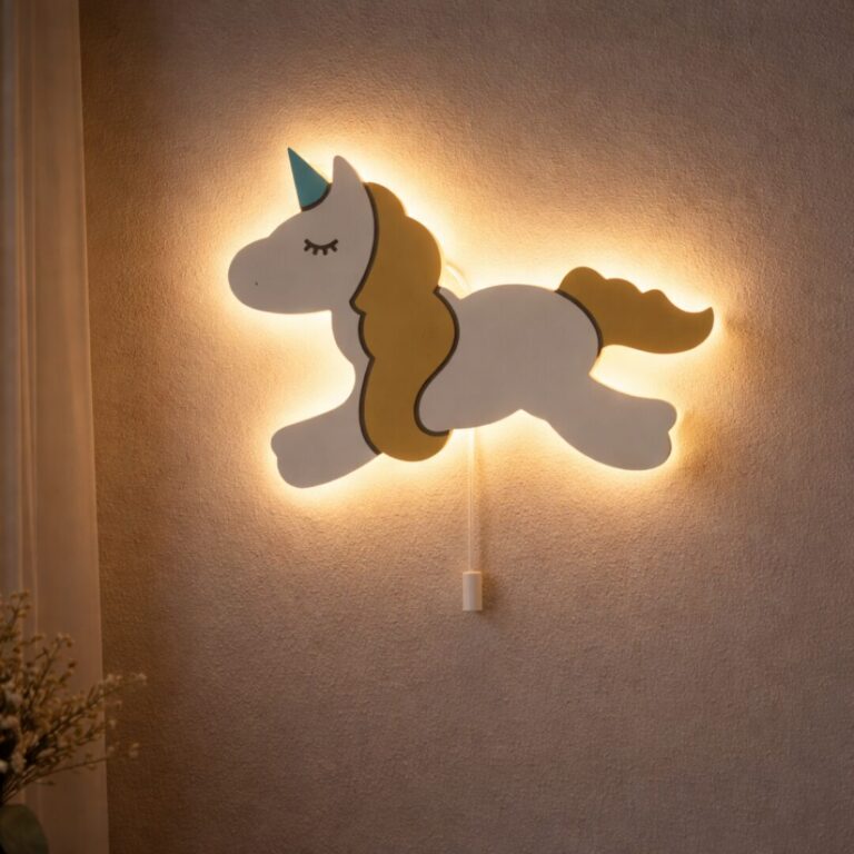 Eenhoorn volledig silhouet LED-wandnachtlamp van hout | Houten LED nachtlamp