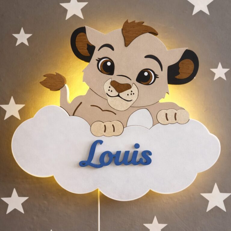 Gepersonaliseerde leeuwenwelp op wolk LED-wandnachtlamp | Houten LED nachtlamp
