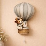 Wandnachtlamp beer in luchtballon | Houten LED nachtlamp